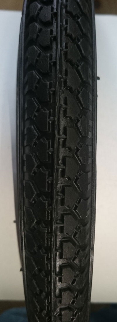 12x1 3/8" Pneu Fortune